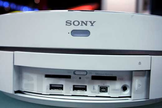 Illustration for article titled First Fondle: Sony Vaio TP1
